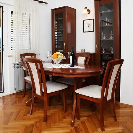 Ivana Appartement *